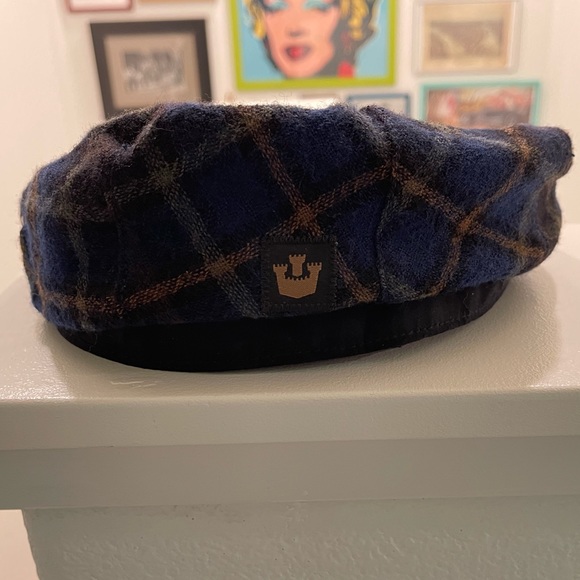 Goorin Bros newsie flat cap blue plaid cap. Amazing inside lining. Size small. - Picture 5 of 13